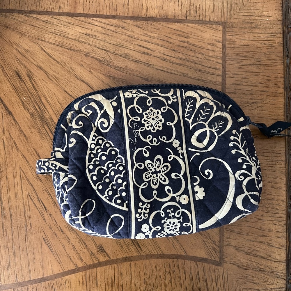 2/$20 Vera Bradley navy and white patterned small pouch case make up bag School